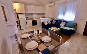 Close To Beaches & Golf Courses - With Pool & Bbq